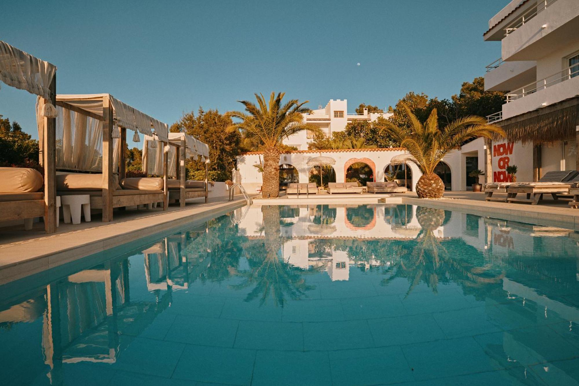 Апарт отель Secret Oasis Ibiza-Only Adults Сан-Антонио-Абад Экстерьер фото